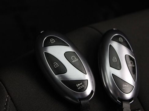 Certified 2025 Hyundai Elantra Sport image 28