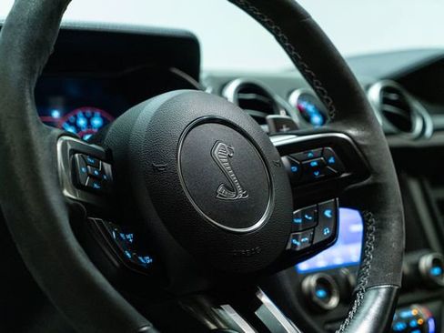 Used 2021 Ford Mustang Shelby GT500 w/ Carbon Fiber Track Pack image 26