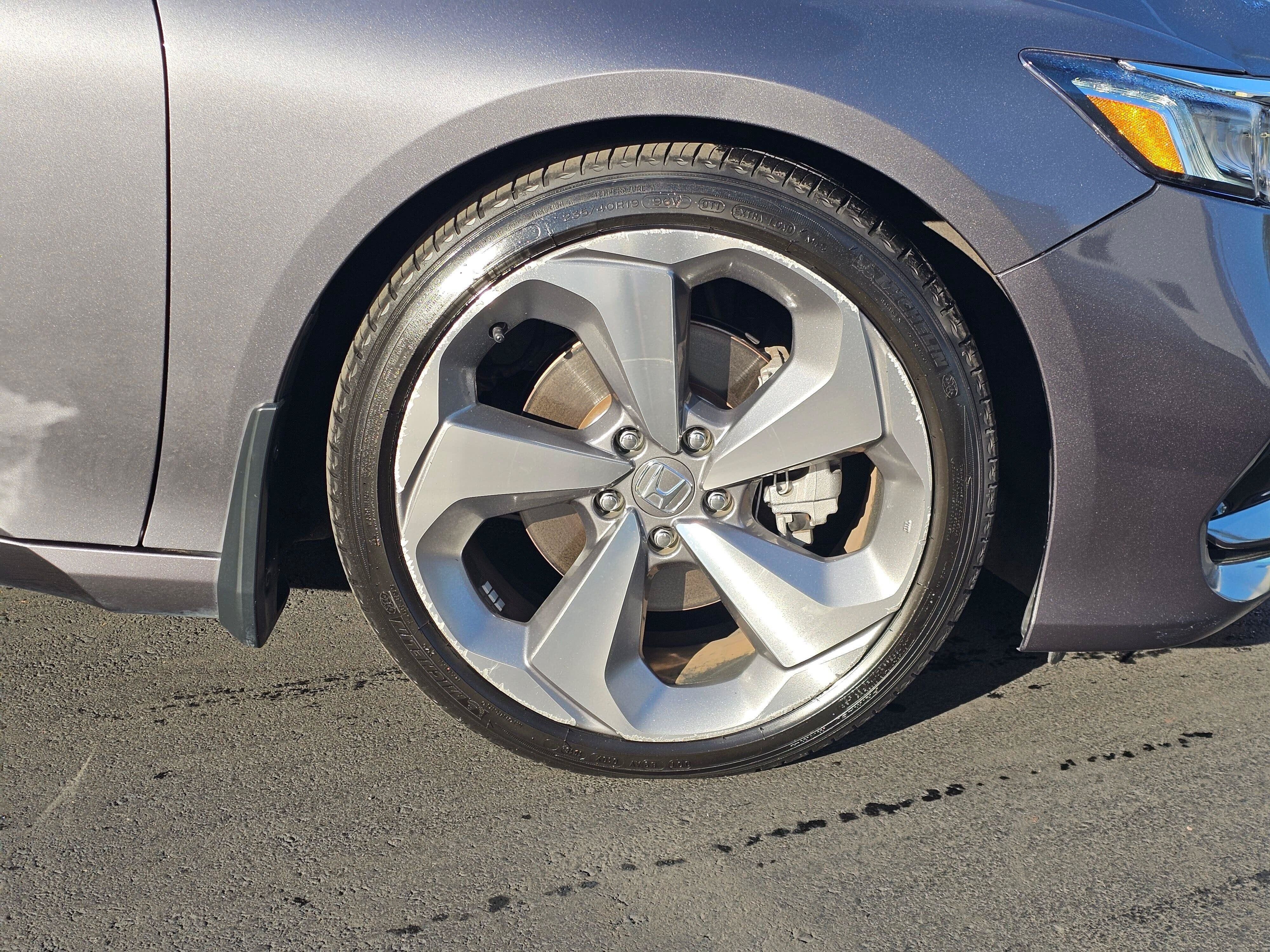 Used 2018 Honda Accord Touring image 9