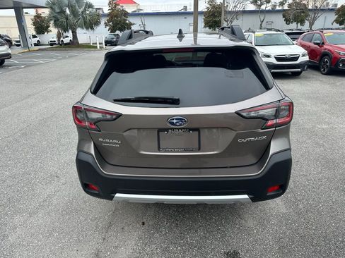 Used 2023 Subaru Outback Limited image 6