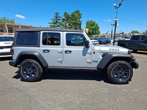 Used 2023 Jeep Wrangler Unlimited w/ Cold Weather Group AWD/4WD image 7