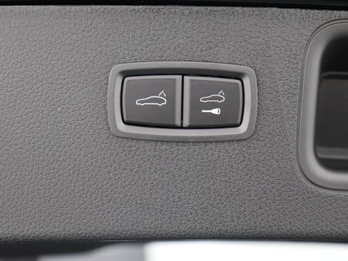 Used 2025 Porsche Macan image 19