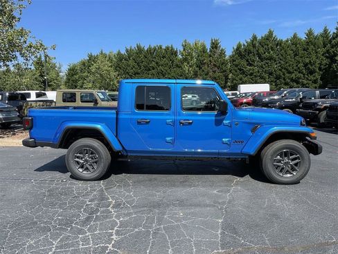 New 2025 Jeep Gladiator Sport image 10