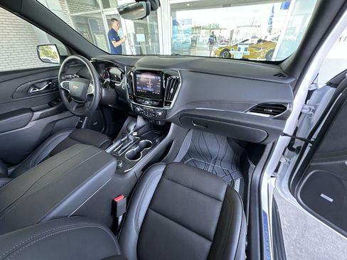 Used 2023 Chevrolet Traverse High Country w/ LPO, 'HIT The Road' Package FWD image 30