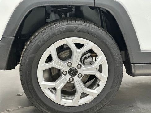 Used 2025 Jeep Compass Latitude image 26