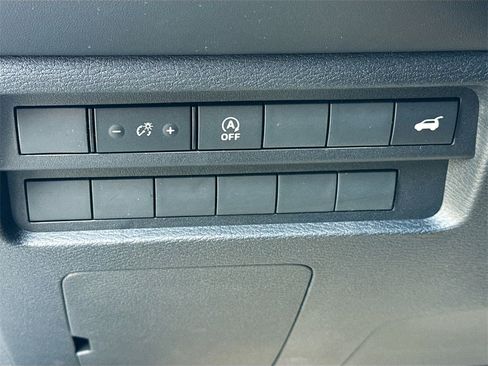 New 2026 Mitsubishi Outlander SE image 10