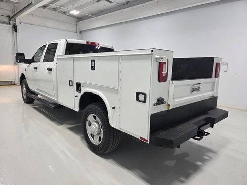 Used 2024 RAM 2500 Tradesman w/ Snow Chief Group AWD/4WD image 3