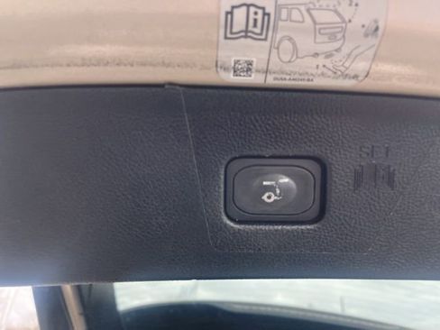 Used 2017 Ford Edge Titanium image 11