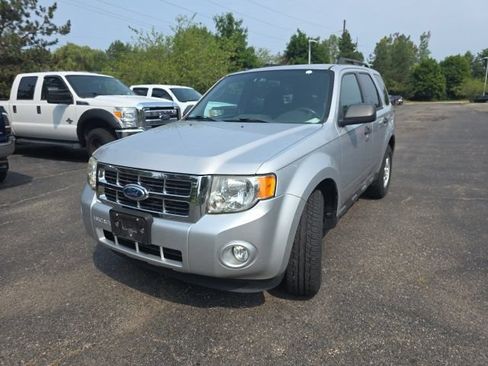 Used 2012 Ford Escape XLT FWD image 3