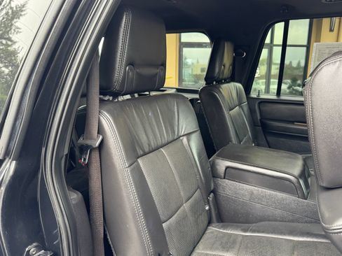 Used 2012 Lincoln Navigator L 4WD image 22