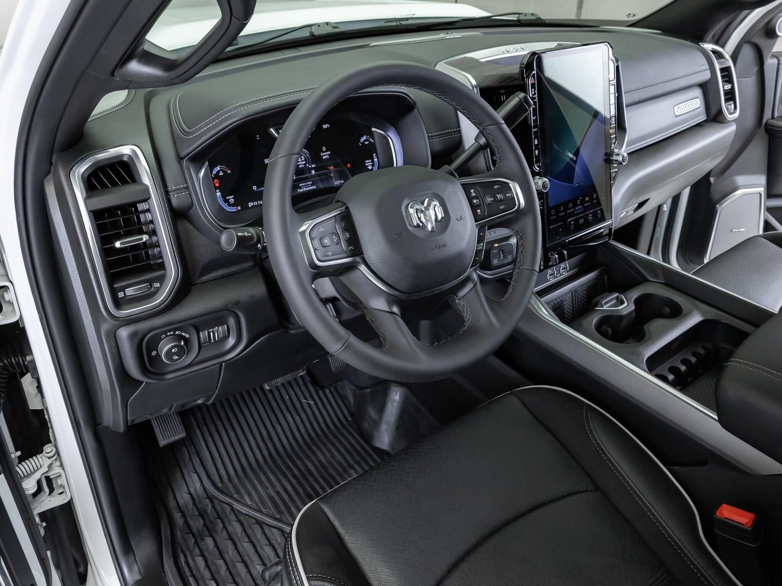 Used 2026 RAM 3500 Laramie AWD/4WD image 16