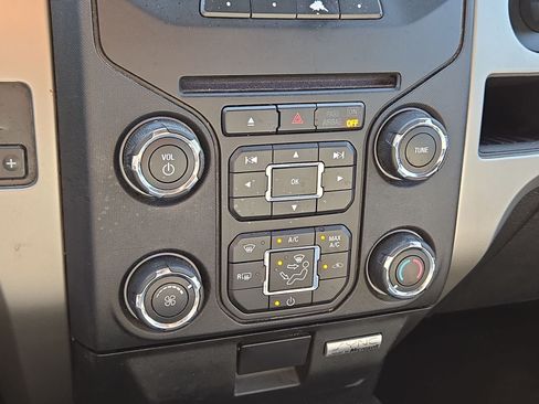 Used 2014 Ford F150 XLT w/ Equipment Group 302A Luxury AWD/4WD image 19