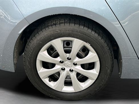 Used 2021 Toyota Corolla LE FWD image 23