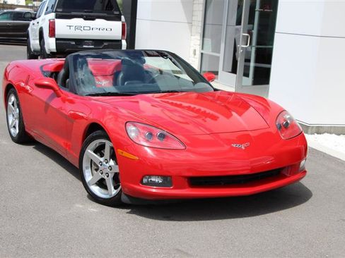 Used 2006 Chevrolet Corvette Convertible w/ Preferred Equipment Group image 2