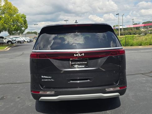 Used 2024 Kia Carnival LX FWD image 4