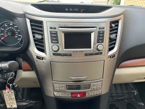 Used 2013 Subaru Outback 2.5i Limited w/ Moonroof Pkg AWD/4WD image 12