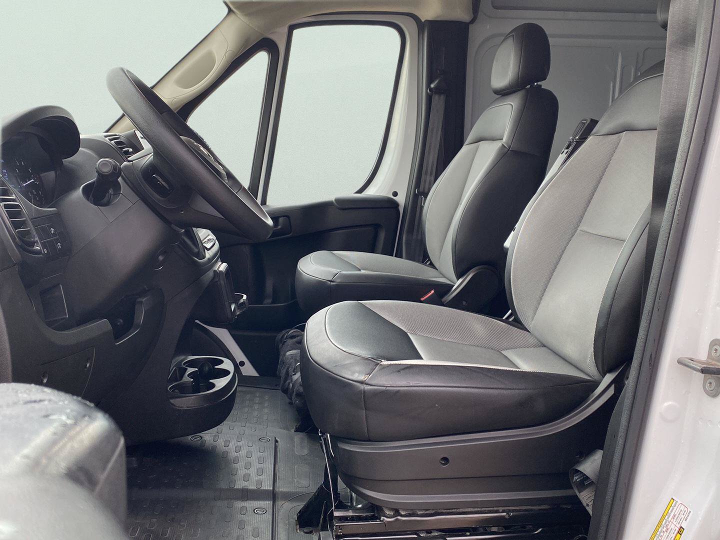 Used 2025 RAM ProMaster 2500 w/ Convenience Group FWD image 30