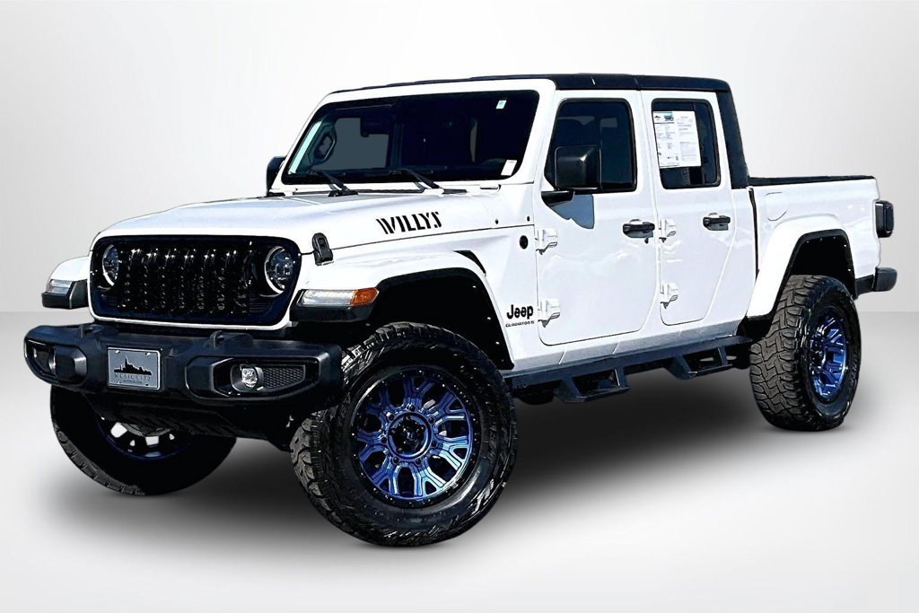 Used 2024 Jeep Gladiator Sport AWD/4WD image 3