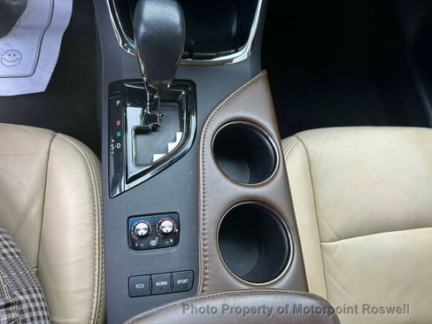 Used 2016 Toyota Avalon XLE image 12