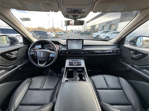 Certified 2024 Lincoln Aviator Premiere w/ Premium Package image 3