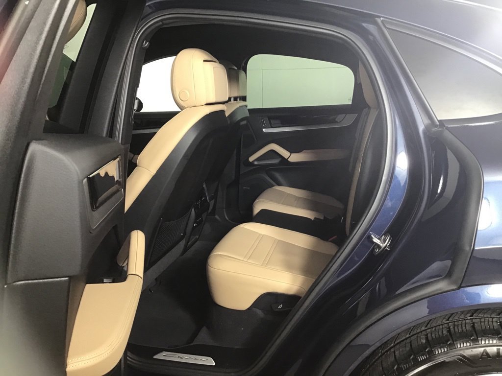 Certified 2026 Porsche Cayenne Coupe AWD/4WD image 24