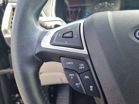 Used 2019 Ford Edge Titanium w/ Equipment Group 301A AWD/4WD image 26