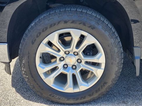 Used 2024 Chevrolet Silverado 1500 LTZ AWD/4WD image 8