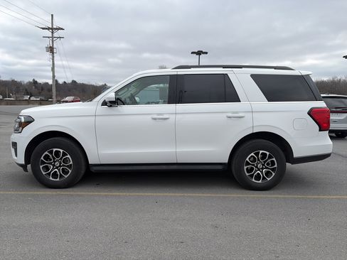 Used 2024 Ford Expedition XLT image 7