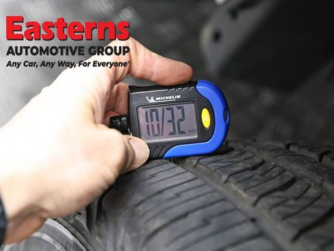 Used 2023 Jeep Wrangler Unlimited Sahara AWD/4WD image 30
