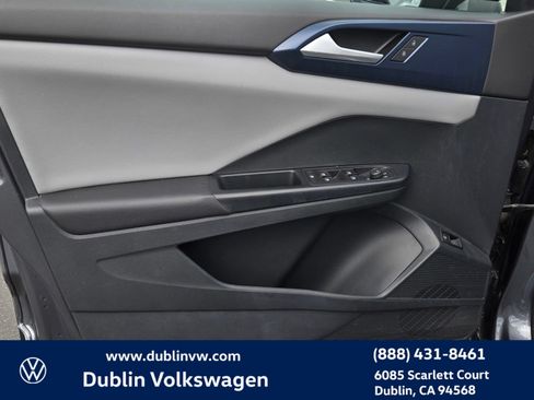 Certified 2023 Volkswagen Taos SE w/ Panoramic Sunroof Package FWD image 10