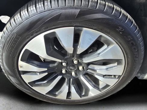 Used 2025 Ford Explorer Platinum w/ LUX Leather Package image 16