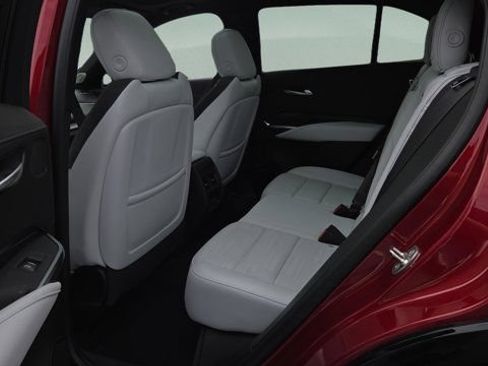 Used 2025 Cadillac XT4 Sport FWD image 11