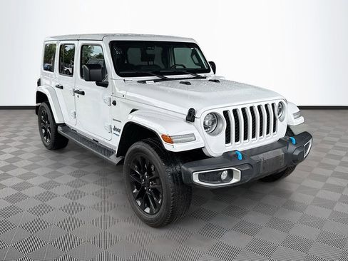 Used 2022 Jeep Wrangler Unlimited Sahara w/ Cold Weather Group AWD/4WD image 4