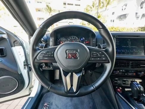 Used 2021 Nissan GT-R Premium image 62