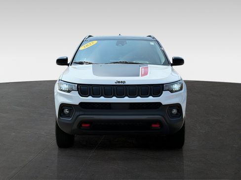 Used 2022 Jeep Compass Trailhawk w/ Trailhawk Convenience Group AWD/4WD image 2