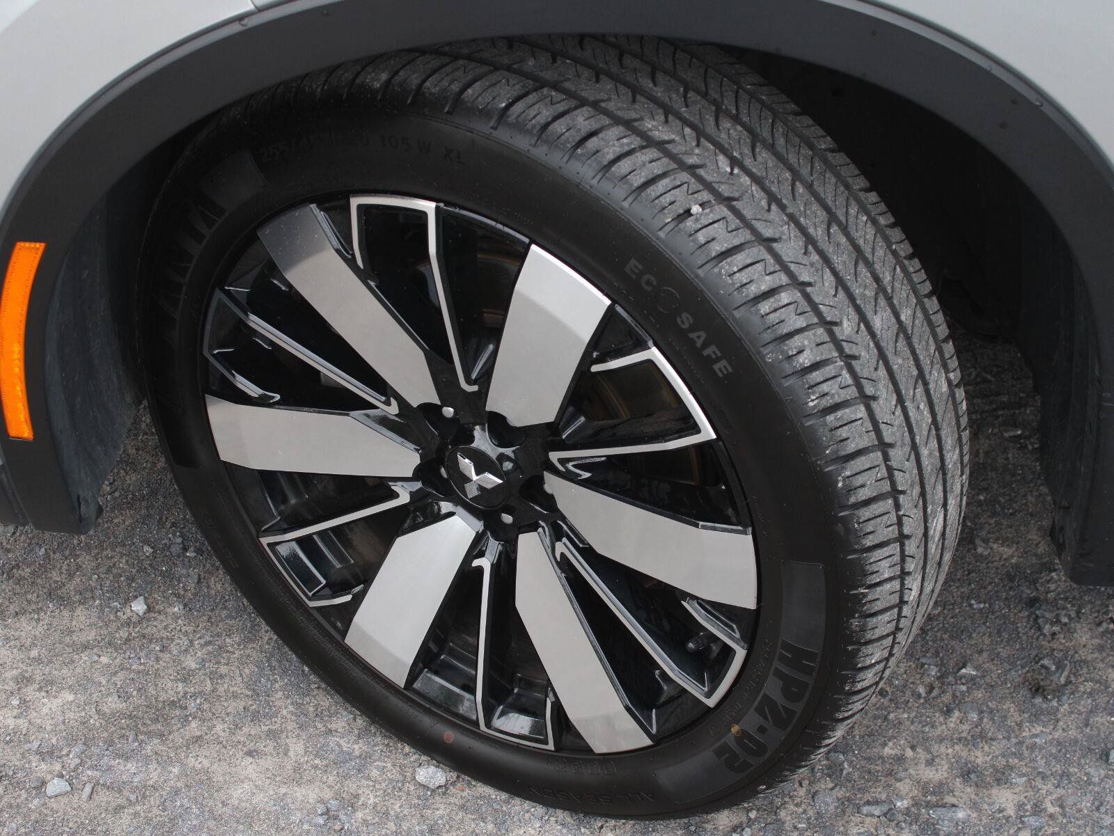 Used 2025 Mitsubishi Outlander SE AWD/4WD image 19