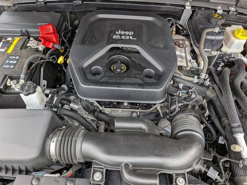 Used 2023 Jeep Wrangler Unlimited Sahara w/ Cold Weather Group image 27