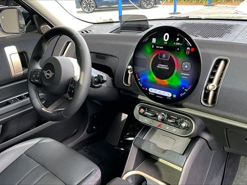 Used 2025 MINI Cooper Countryman S w/ Comfort Package Max image 34