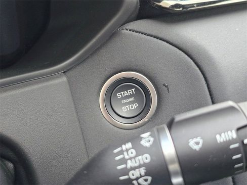 New 2026 Land Rover Range Rover Velar Dynamic SE image 17