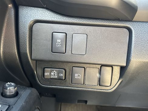 Used 2023 Toyota Tacoma SR AWD/4WD image 10