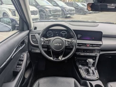 Used 2024 Kia Seltos EX FWD image 16