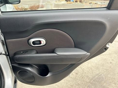 Used 2016 Kia Soul + image 28