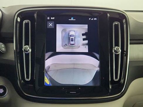 Certified 2026 Volvo XC40 B5 Plus w/ Protection Package Premier AWD/4WD image 33