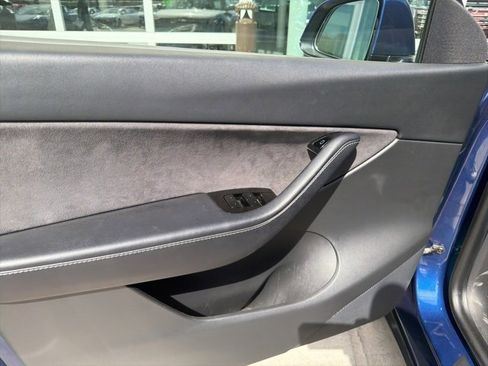 Used 2021 Tesla Model Y Long Range image 8