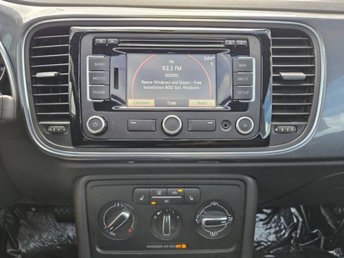 Used 2012 Volkswagen Beetle 2.5 FWD image 31