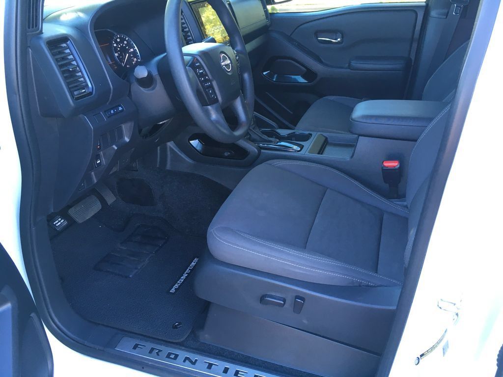 Used 2023 Nissan Frontier SV w/ Midnight Edition Package AWD/4WD image 22