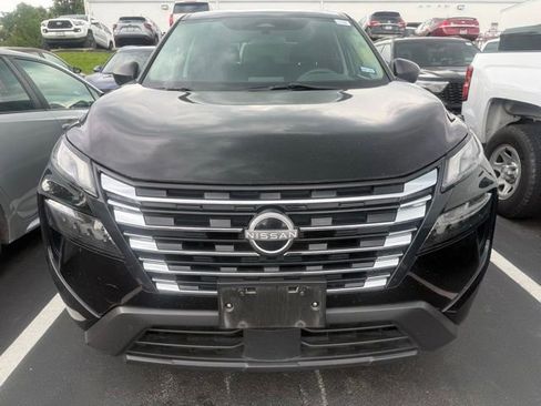 Used 2024 Nissan Rogue S FWD image 2