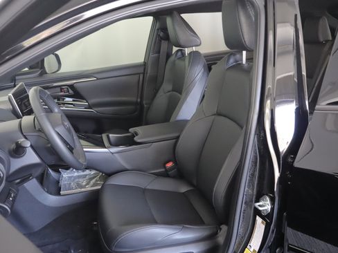 Used 2023 Toyota bZ4X AWD image 8