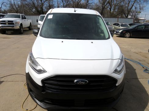Used 2019 Ford Transit Connect XLT image 2
