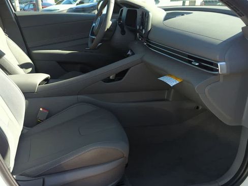 New 2026 Hyundai Elantra SEL Sport Premium image 23